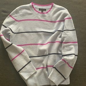 BANANA REPUBLIC long sleeve crew neck sweater. Navy and Fuchsia strip.